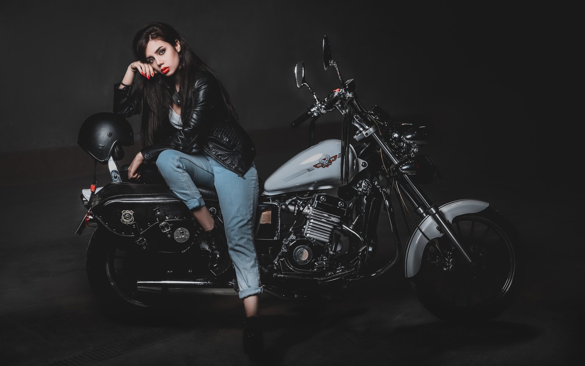 Biker girls: style and drive brings the glow — live moments in Johannesburg