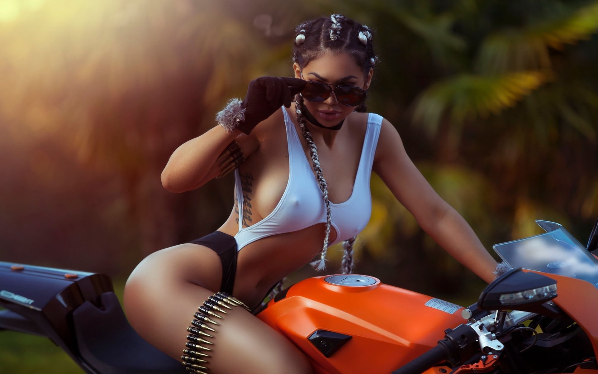 Take a pause and enjoy Girls with tattoos and motorcycles — streaming from Johannesburg
