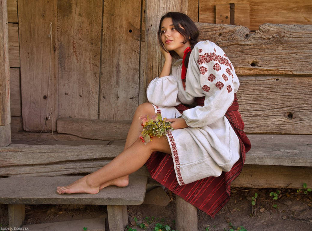 Fresh photos, fresh mood — Women in Slavic costumes online in Johannesburg