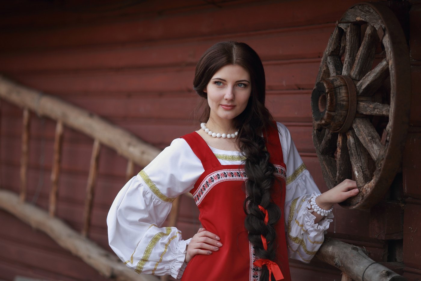 Girls in Slavic costumes’s look of the day — catch her live in Johannesburg